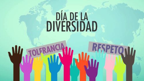 Logo del día de la Diversidad, con manos alzadas y texto