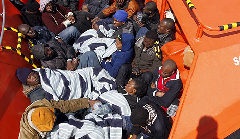 Imagen de una embarcación de inmigrantes