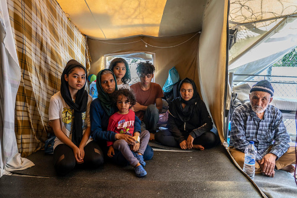 La familia de Zeynab, que tiene un tumor cerebral, en Lesbos