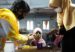 jóvenes indias en un laboratorio