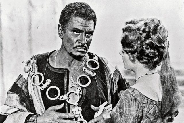 Laurence Olivier en la película Otello